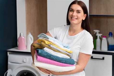 Make money or clothes clean .